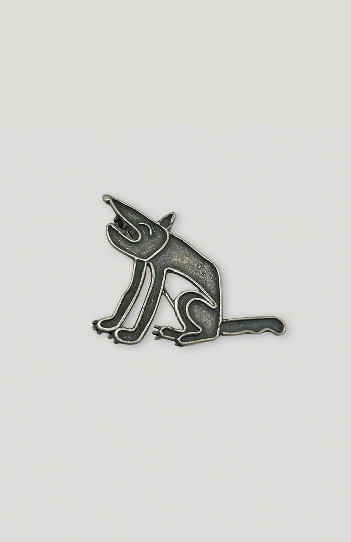 Silver Howling Wolf Pin