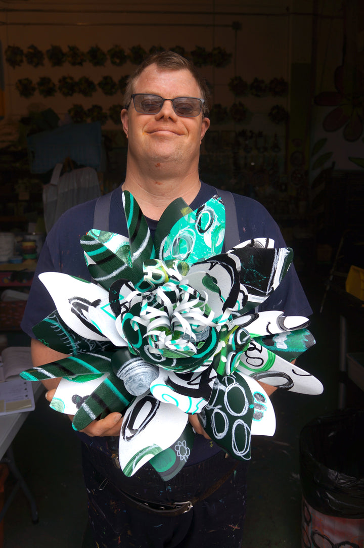Large OU Passion Flower 19"