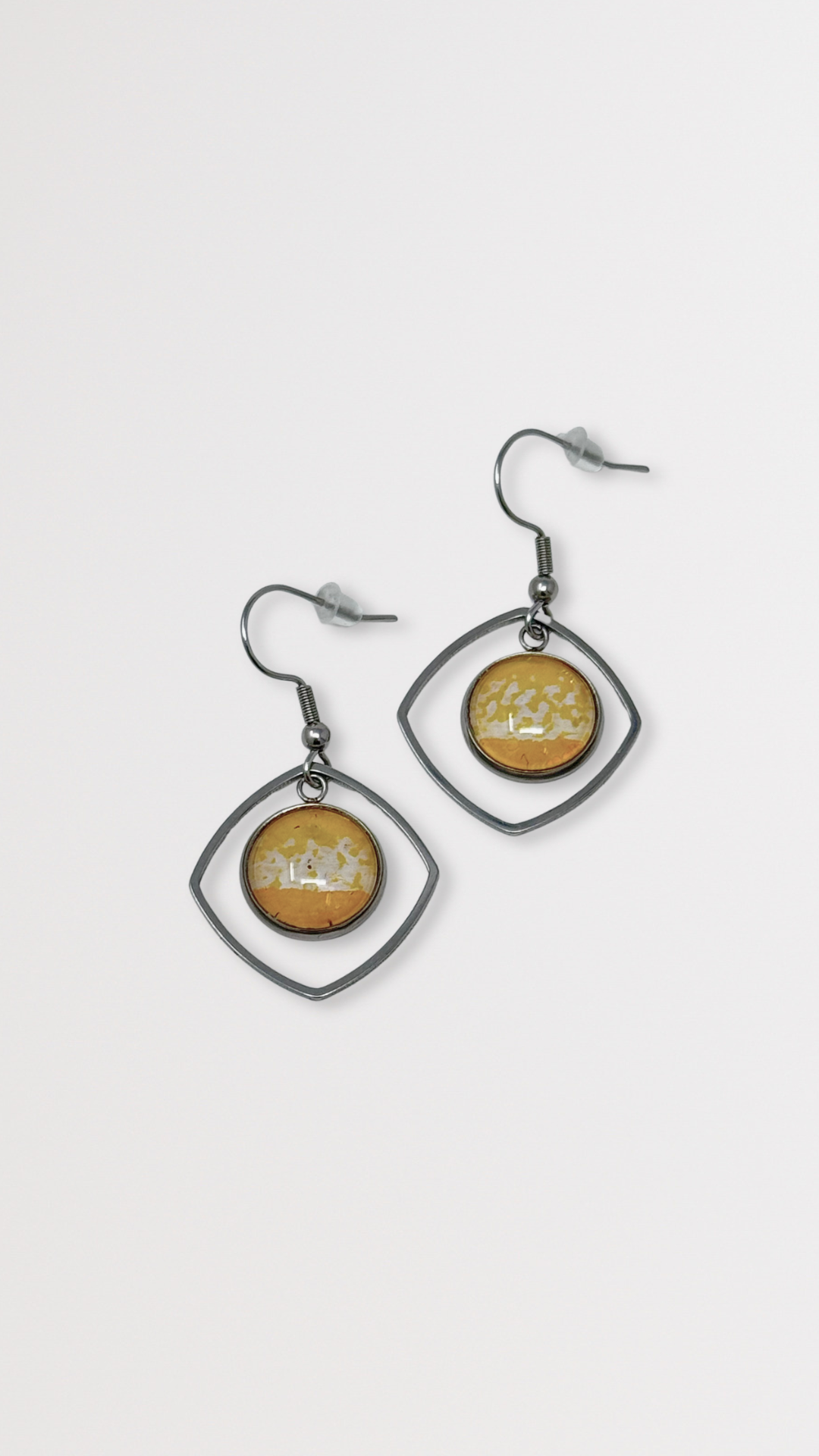 Metal Bezel Earrings - Turn It Gold
